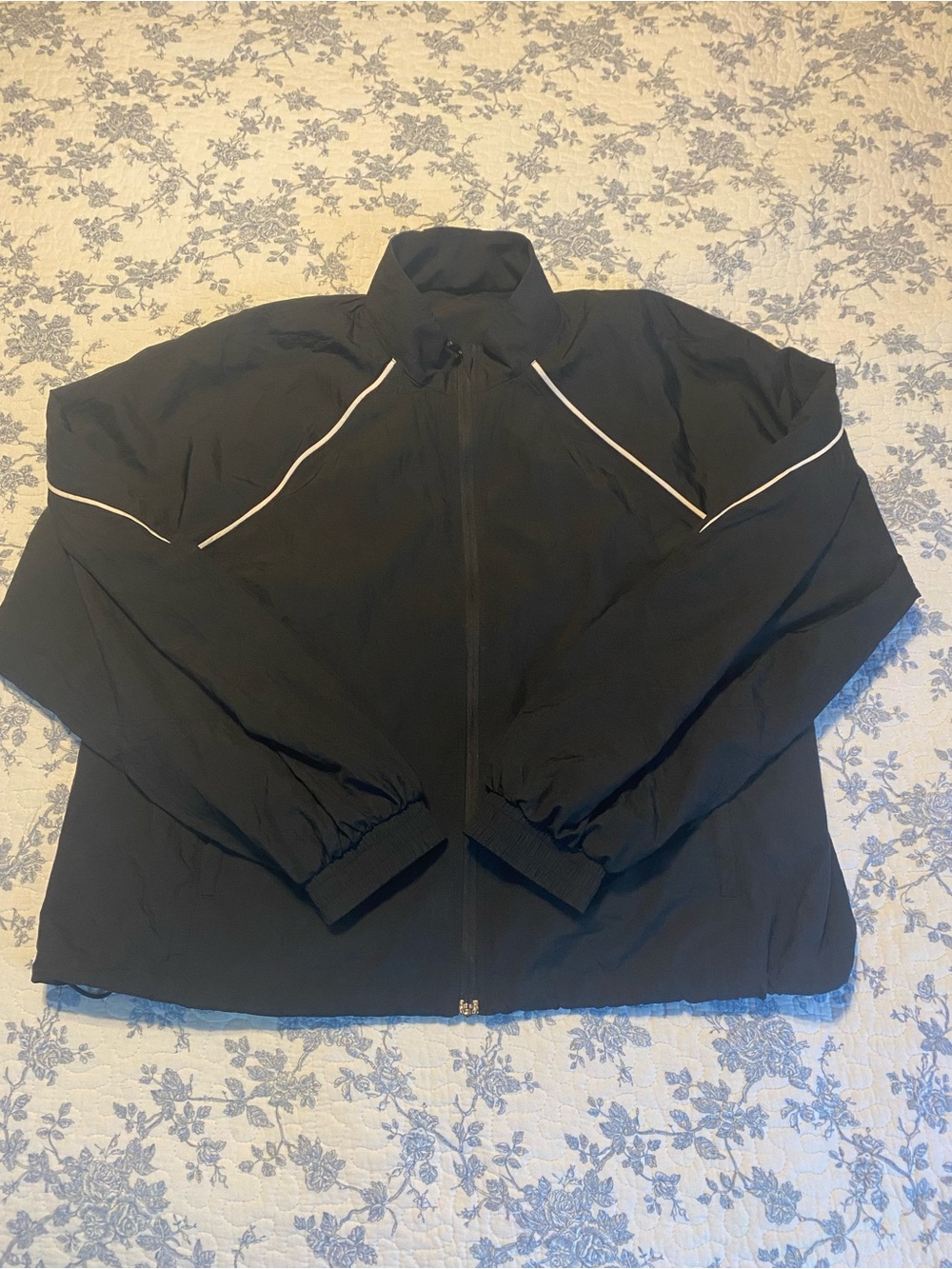 Lululemon License To Train Lightweight Black Jacket Size 6